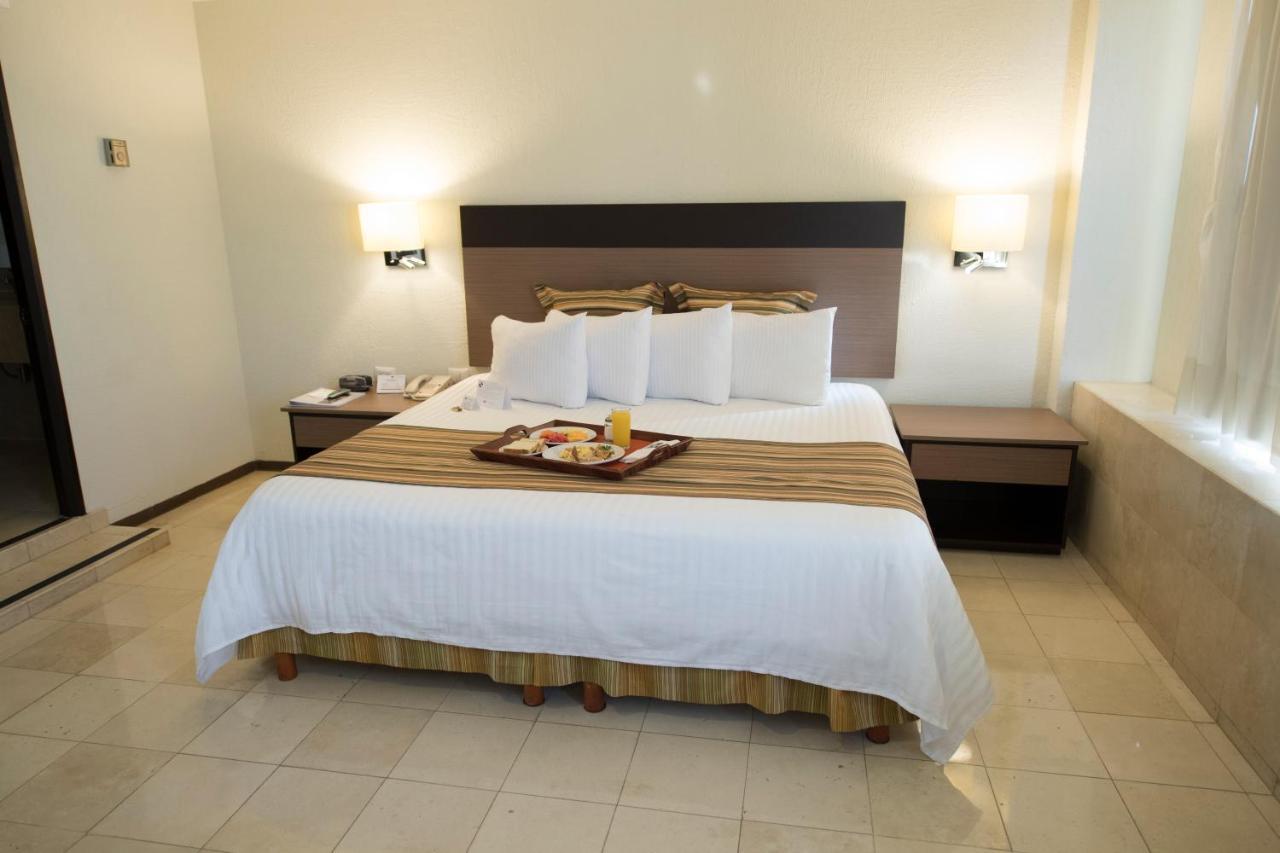 HOTEL RAMADA HOLA CULIACAN 4* (Mexico) - from US$ 71 | BOOKED